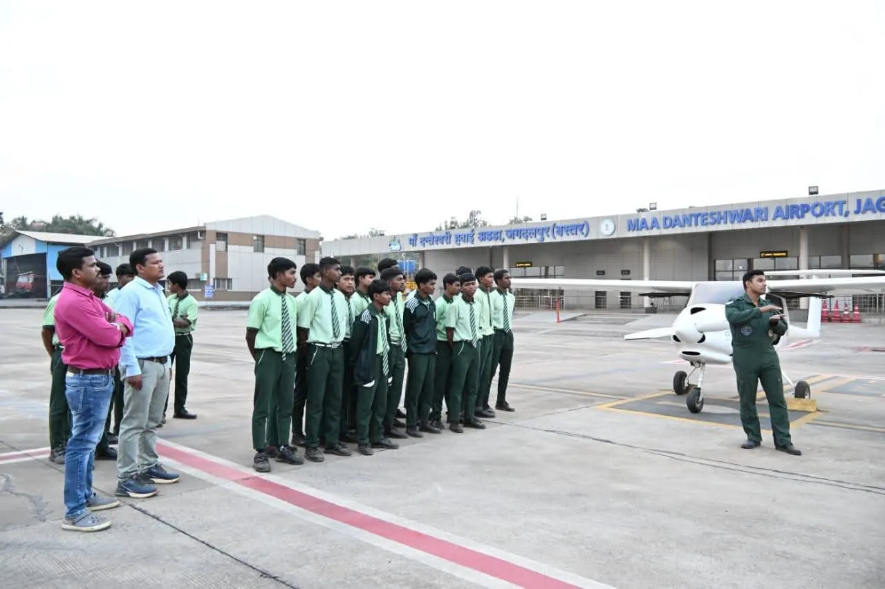 पहली बार मिला ‘फ्लाइंग एक्सपोजर’, नारायणपुर के बच्चों के सपनों को लगी उड़ान