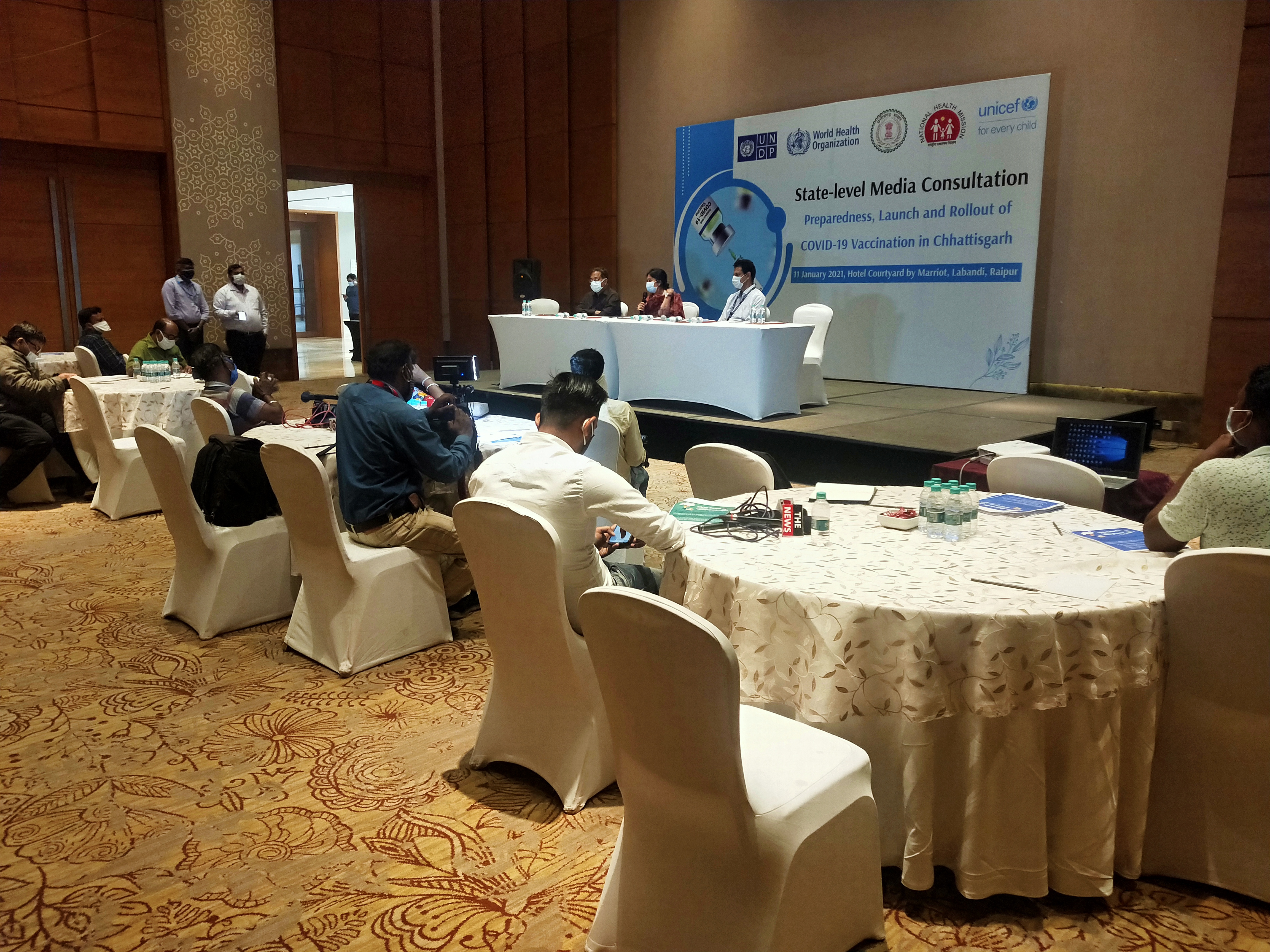 स्कूल खुलते ही बच्चों व स्टाफ के कोरोना पाजिटिव मिलने की खबर से पालकों में चिंता