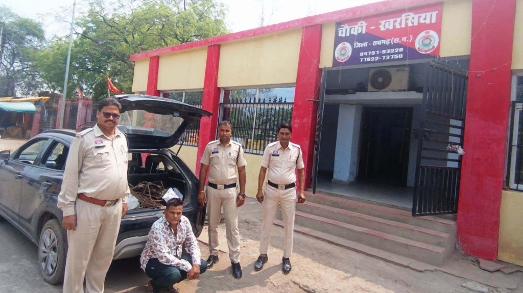 कार से लोहे का स्क्रैप जब्त, अवैध परिवहन नाकाम