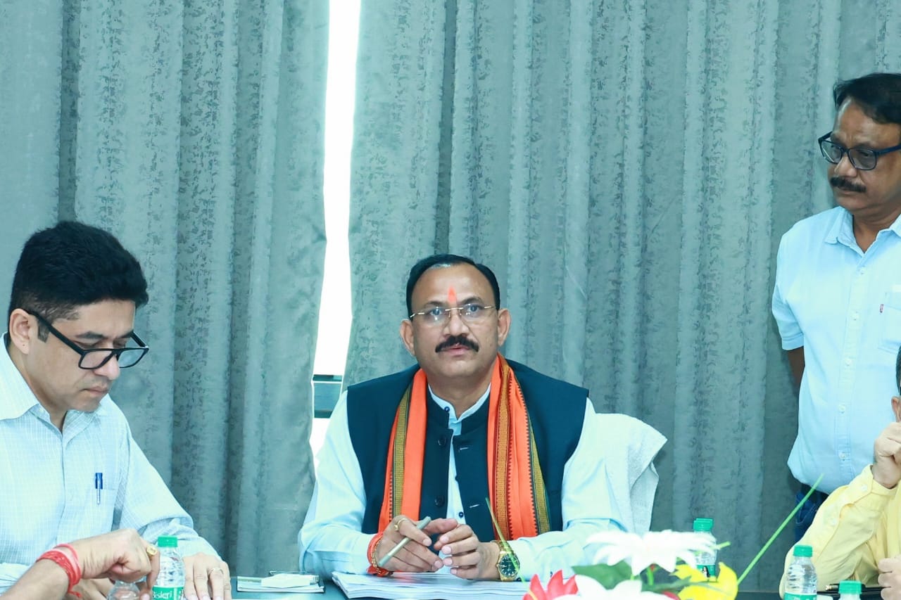 स्वास्थ्य मंत्री श्याम बिहारी जायसवाल ने