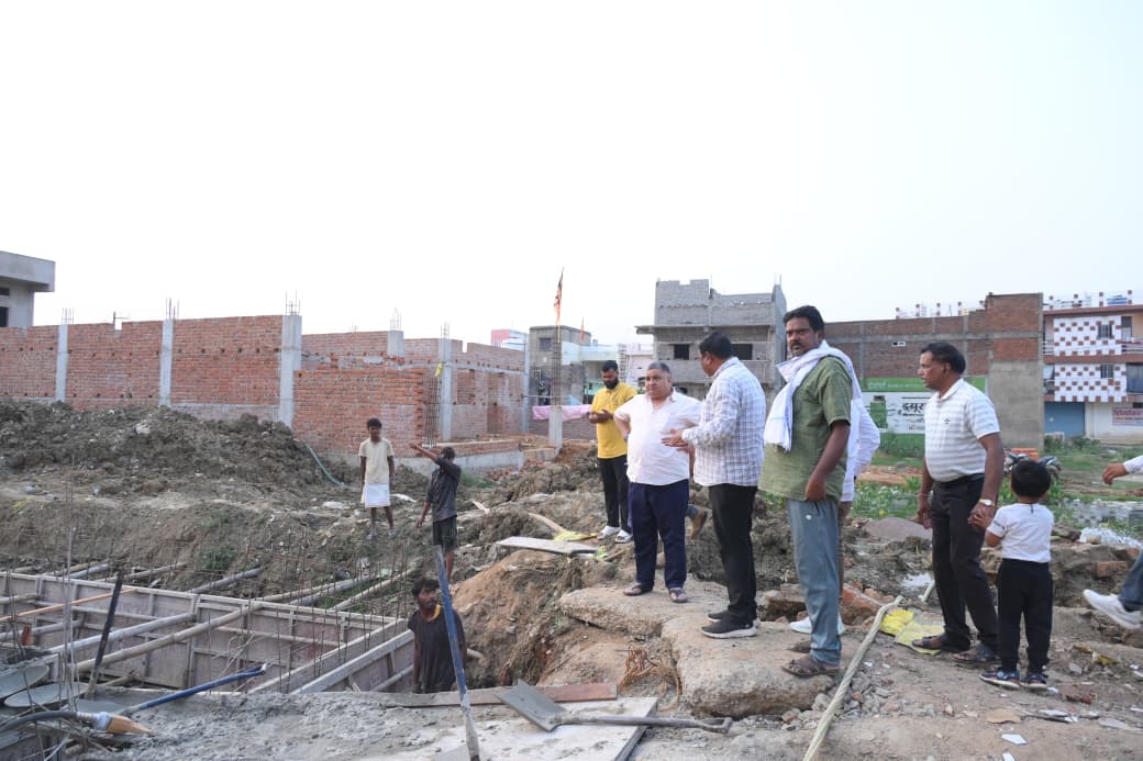 मंत्री राजेश अग्रवाल ने नाला निर्माण कार्य का किया निरीक्षण