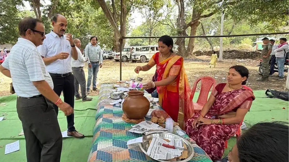 सुशासन तिहार में बस्तर का पारंपरिक स्वाद 