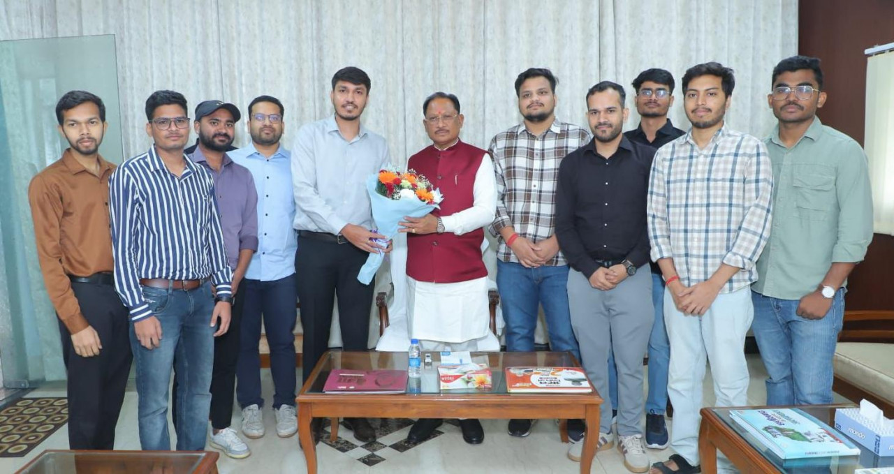 मुख्यमंत्री  विष्णुदेव साय ने यूपीएससी  विद्यार्थियों से 