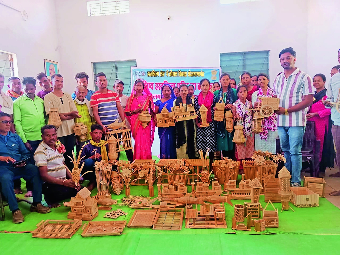 जैशक्राफ्ट द्वारा आयोजित 30 दिवसीय बांस एवं फर्नीचर निर्माण प्रशिक्षण का सफल समापन