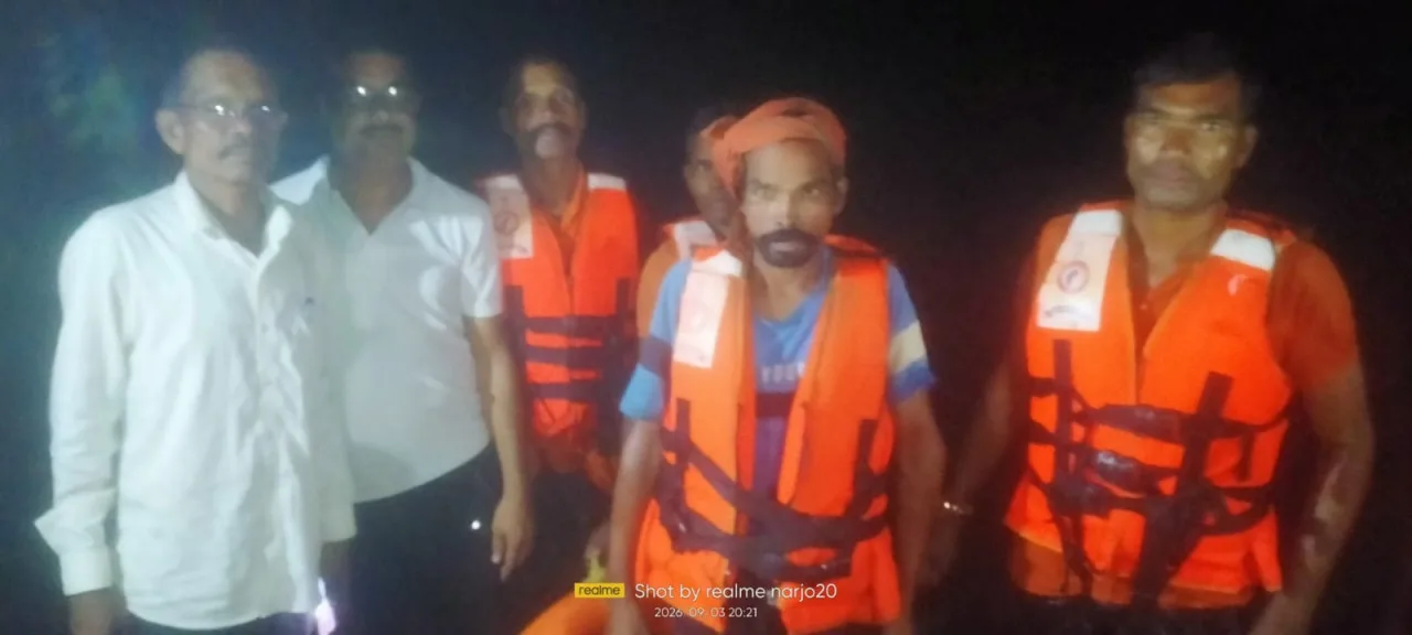 उफनती नदी में चट्टान पर फंसे ग्रामीण को डीडीआरएफ टीम ने किया सुरक्षित रेस्क्यू