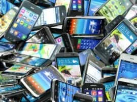 जशपुर जिले में दुकान का ताला तोड़कर 132 मोबाइल चोरी