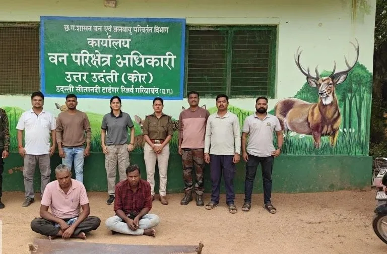 उदंती नदी से सागौन तस्करी का पर्दाफाश, वन विभाग-पुलिस की संयुक्त कार्रवाई में 3 आरोपी गिरफ्तार