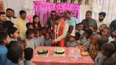 मुख्यमंत्री ने अपने गृह ग्राम में मनाया जन्मदिन