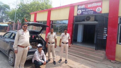 कार से लोहे का स्क्रैप जब्त, अवैध परिवहन नाकाम