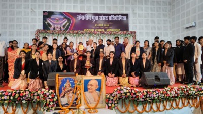 संभाग स्तरीय युवा संसद प्रतियोगिता में कोरिया की टीम लगातार तीसरी बार बनी विजेता