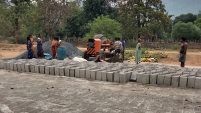 बिहान मिशन : ईंट निर्माण कार्य से आत्मनिर्भर बन रही हैं समूह की महिलाएं