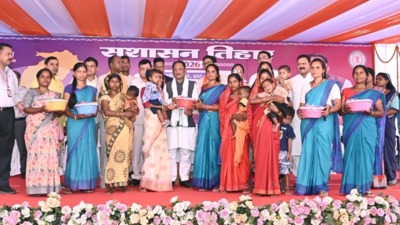 जनता की सेवा ही हमारा कर्तव्य है 