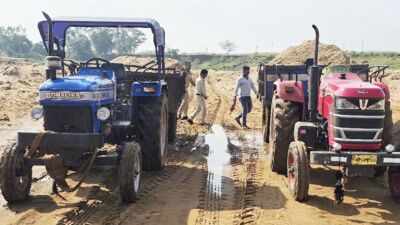 बस्तर जिले में रेत के अवैध परिवहन के खिलाफ प्रशासन सख्त4 वाहन जब्त