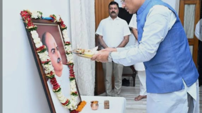 डॉ. श्यामा प्रसाद मुखर्जी की 125वीं जयंती पर मुख्यमंत्री विष्णुदेव साय ने उन्हें किया नमन