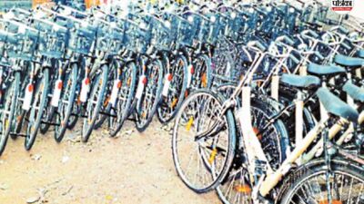 दंतेवाड़ा : विकासखंड कुआकोंडा में को छात्राओं को मिलीं साइकिलें, नीट के होनहारों का हुआ सम्मान