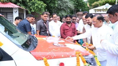 धरसींवा विधानसभा क्षेत्र को मुख्यमंत्री विष्णुदेव साय से मिली निःशुल्क एम्बुलेंस की सौगात 