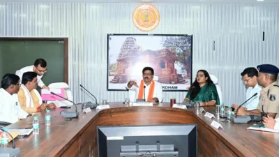 उप मुख्यमंत्री विजय शर्मा ने कबीरधाम के गौसेवकों एवं अधिकारियों की बैठक ली 