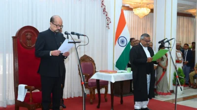  कृष्न राम महापात्र ने छत्तीसगढ़ उच्च न्यायालय के मुख्य न्यायाधीश पद की शपथ ली 