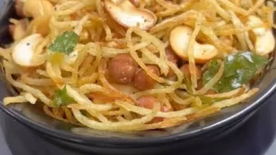 नवरात्रि व्रत स्पेशल: घर पर बनाएं बाजार जैसा कुरकुरा साबूदाना-आलू लच्छा मिक्सचर