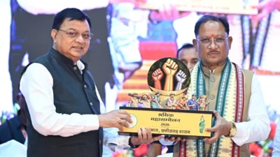 छत्तीसगढ़ का निर्माण: श्रमवीरों के परिश्रम और पसीने से हो रहा समृद्ध  विष्णु देव साय