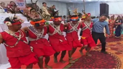 कांकेर में कलेक्टर ने किया मांदरी नृत्य, सेवा संकल्प अभियान में ग्राम मोदे में स्वागत से उत्साहित